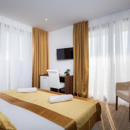Hotel Perla 罗戈兹尼察 外观 照片