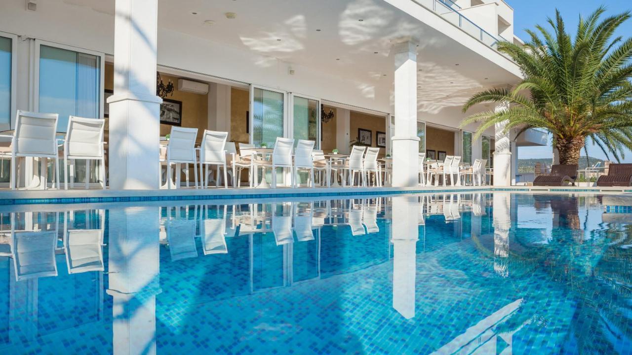 Hotel Perla 罗戈兹尼察 外观 照片